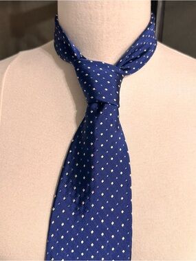 Classic Navy Blue Polka Diamond Silk Tie Peter Thomas Geometric